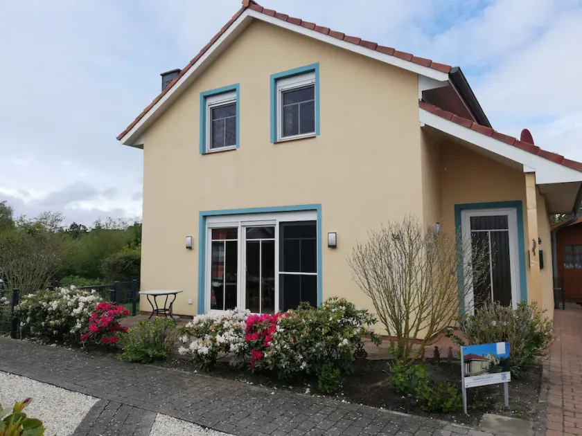 4* house with WLAN, all utilities included; max 2 dogs; terrace, garden, beach chair - Image 1