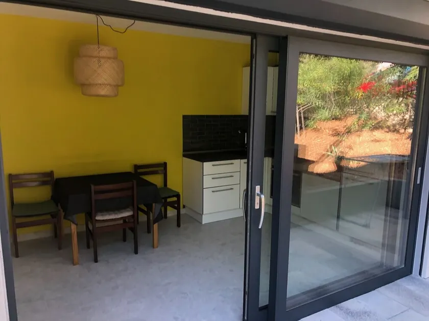 Garden Studio Apartment - Image 1