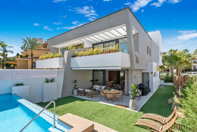 Banus Bay Townhouse - 5 Bed Townhouse nr Banus - Image 1