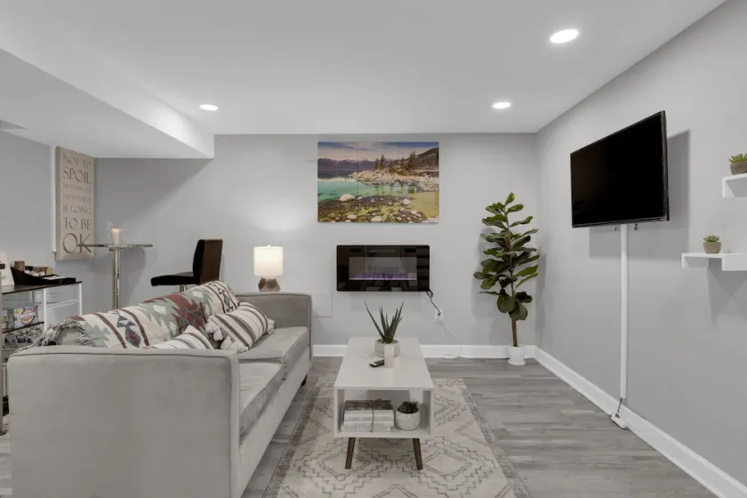 Cozy Modern Beautiful Studio+Parking. Walk to DC Metro. Perfect for Long Stays! - Image 1