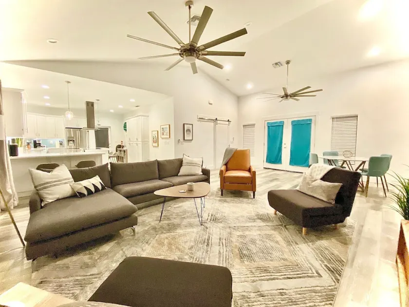 Bayshore Beach House - Walk to Nokomis Beach!  Close to Siesta Key, Venice Beach - Image 1