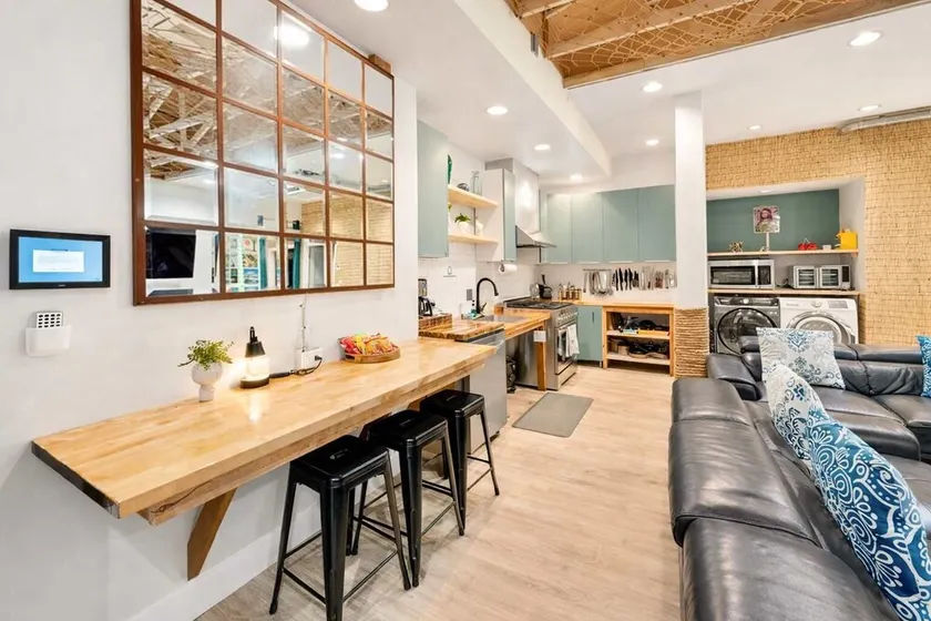 Hawaiian Loft + lookout suite. - Image 1