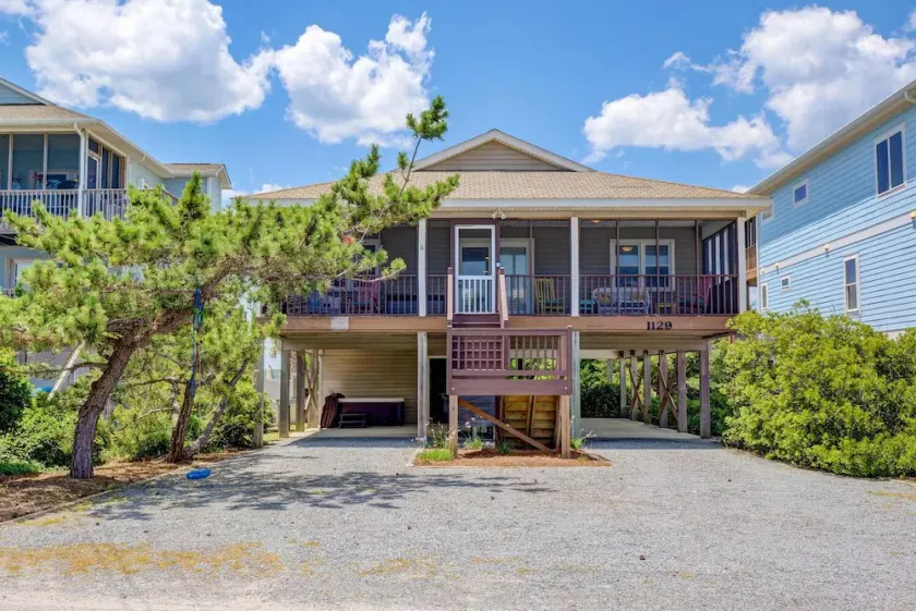 Perfect Beach Rental with private heated pool and close beach access. 🤩 - Image 1