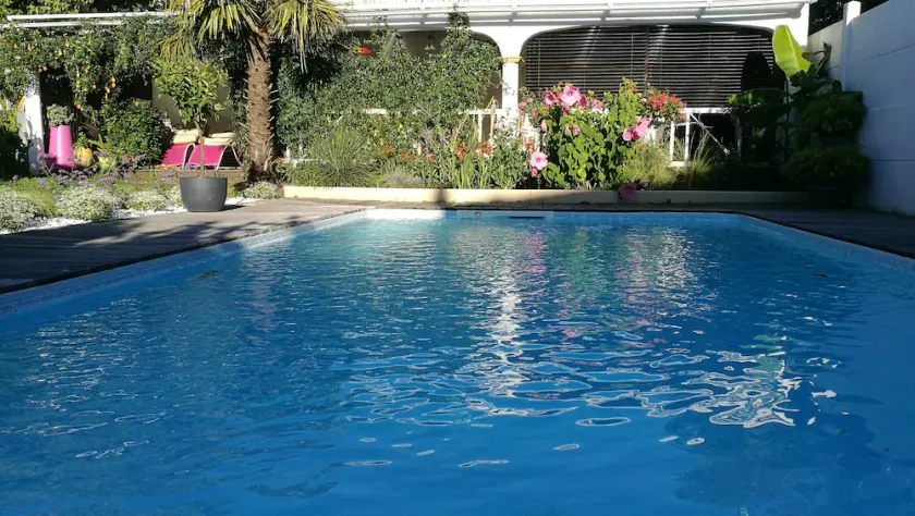 30mn from beaches, large 8-room house with Andalusian patio and private pool.   - Image 1