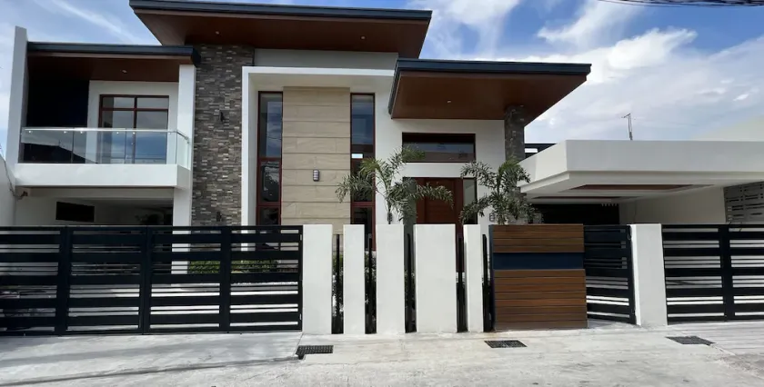 Newly Built Modern House - Image 1