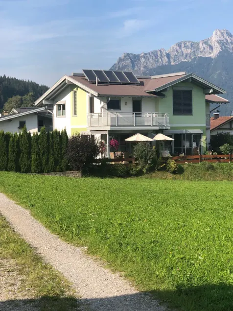Cozy apartment overlooking the mountains in the sunny village of Wängle - Image 1