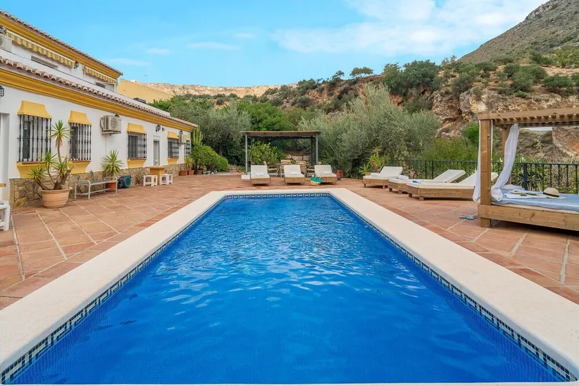Villa 'Siempre Verde' with Mountain View, Pool & Wi-Fi - Image 1