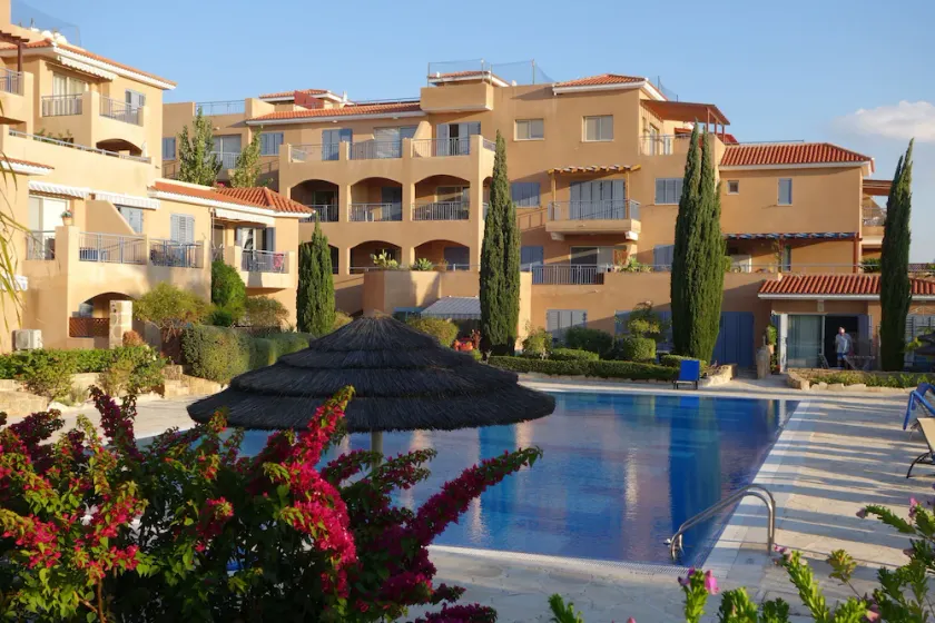Luxury Aptmt, Seaview Sunset, Large Pool, free Wi-Fi, UK-TV - Image 1