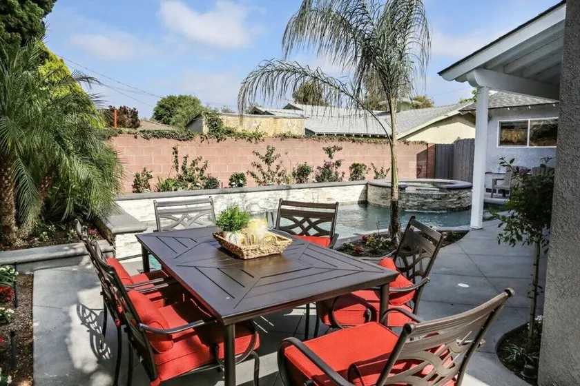 Magnificent Pool/Jac Home: 2 EnSuites, Walk2Disney - Image 1