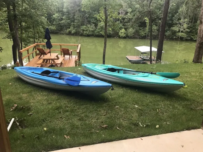 3 BR, kayaks, game room, fall specials! - Image 1