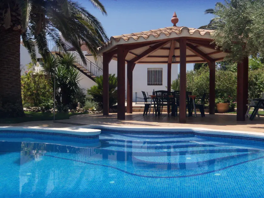 Independent villa, pool, 10x300m yard, beach, Wi-Fi, for disabled people - Image 1