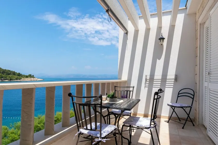 Apartment Sonja A2-Zeleni Stomorska, Island Solta - Image 1