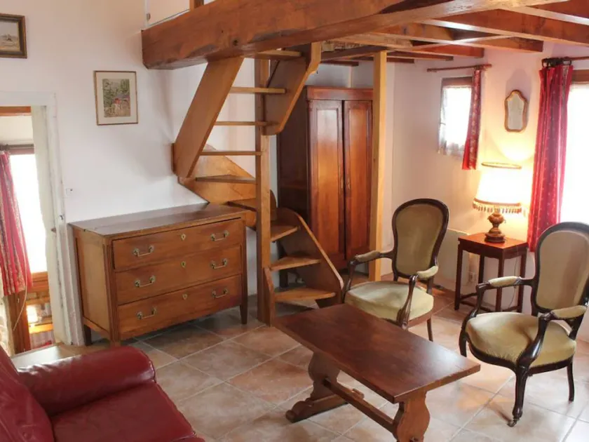 Medieval Troglodyte Cottage in Loches, Pets Allowed - Image 1