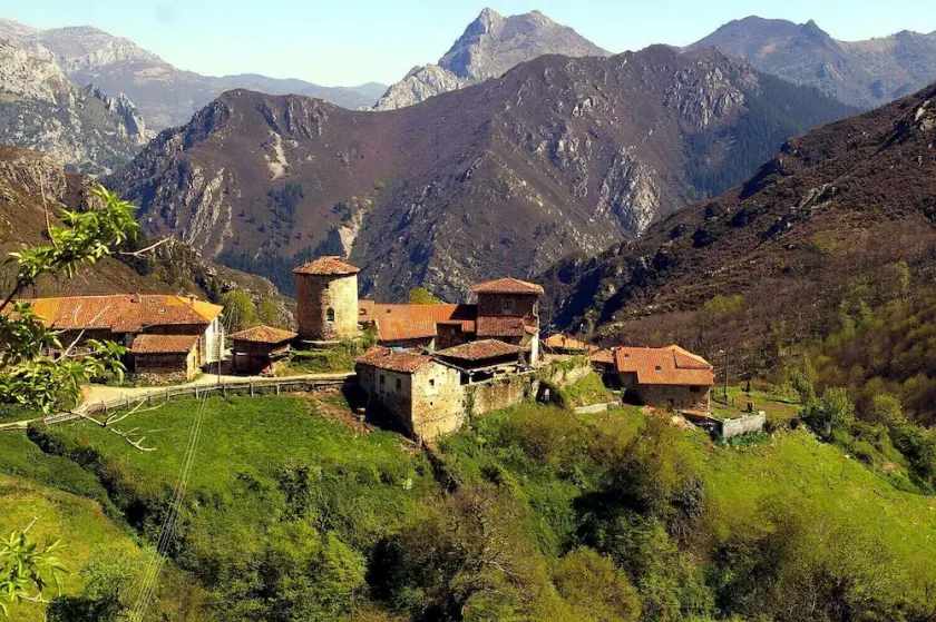 SANTA JULINA (best viewpoint of all Cudillero) - Image 1