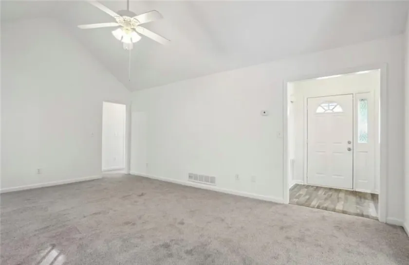 HOME WITH STUNNING VIEWING - Image 1