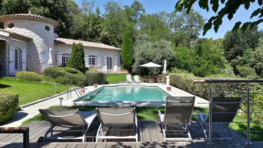 Superbe villa soleil piscine jardin calme et vue mer sur les hauteurs de Nice - Image 1