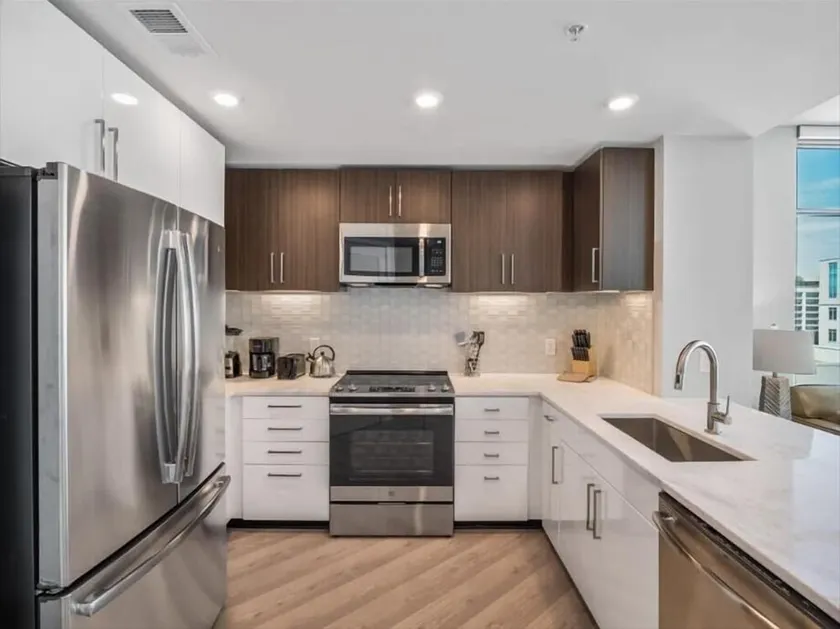Expansive Bethesda View | FTC Windows+outdoor amenities| DC Closeby - Image 1