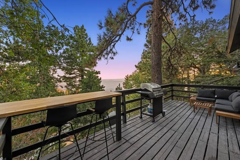 Updated Mountain Cabin Retreat with 180 views off Deck and Balcony - Image 1
