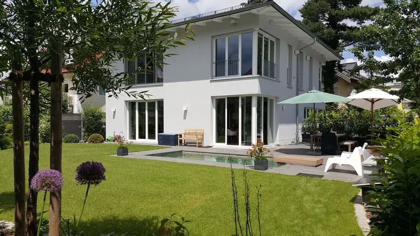 Villa moderna, confortable, con piscina y jardín - Image 1