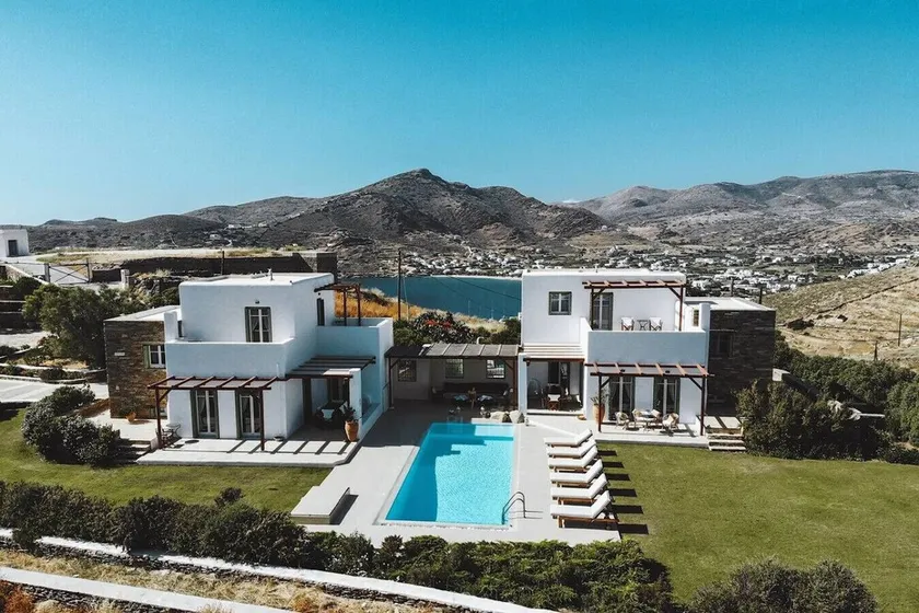 On The Rocks - The Two Rocks - Serviced Villa - Image 1