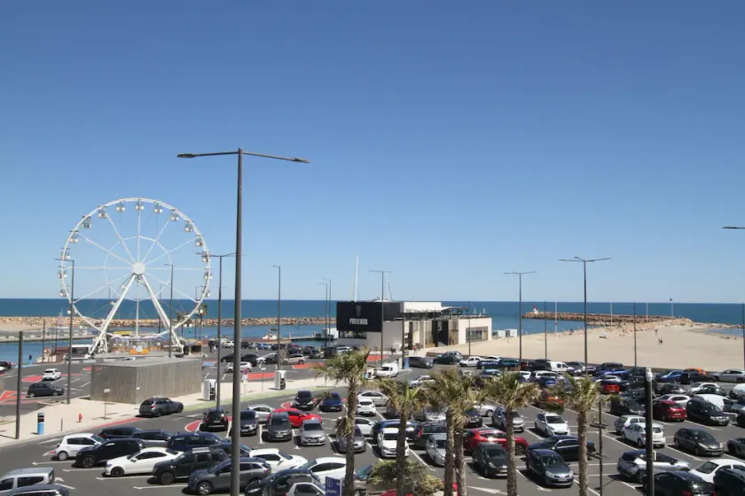 TRIDENT - T2 avec vue sur la marina et à deux pas de la plage - Image 1