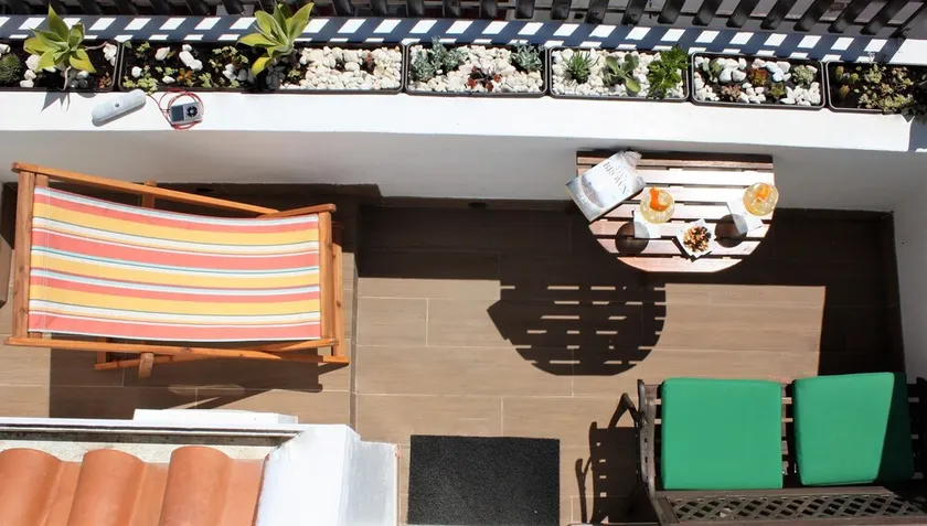 In the historic center of the village of Sesimbra, just 2 minutes walk from the beach. - Image 1