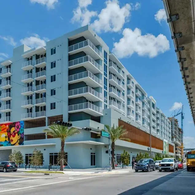 Landing Apartments Hialeah near Westgate - Image 1