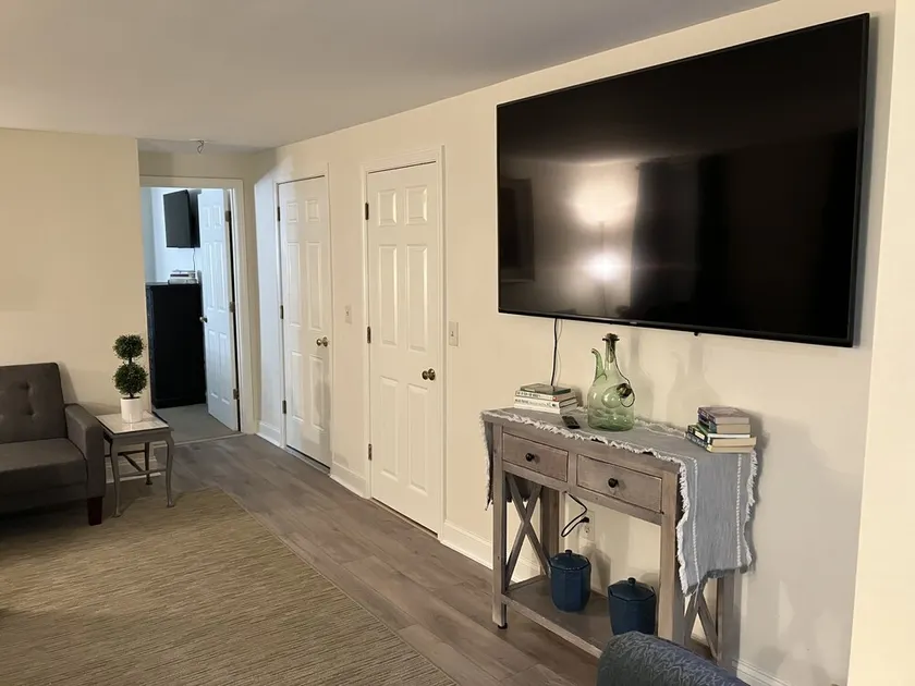 70in TV! Free Parking Downtown! - Image 1