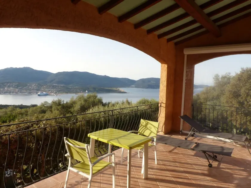 Detached house on two levels large plot panoramic sea view - Image 1