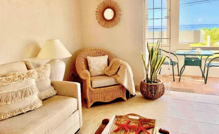 Oceanfacing One Bedroom Apt - Image 1