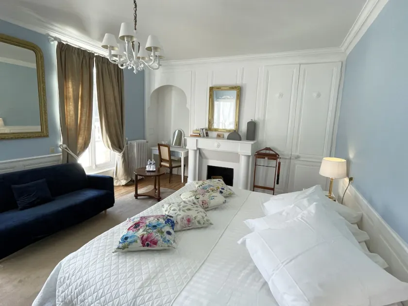 Prestigious house in the heart of the Baie de Somme, in Saint-Valéry-sur-Somme - Image 1