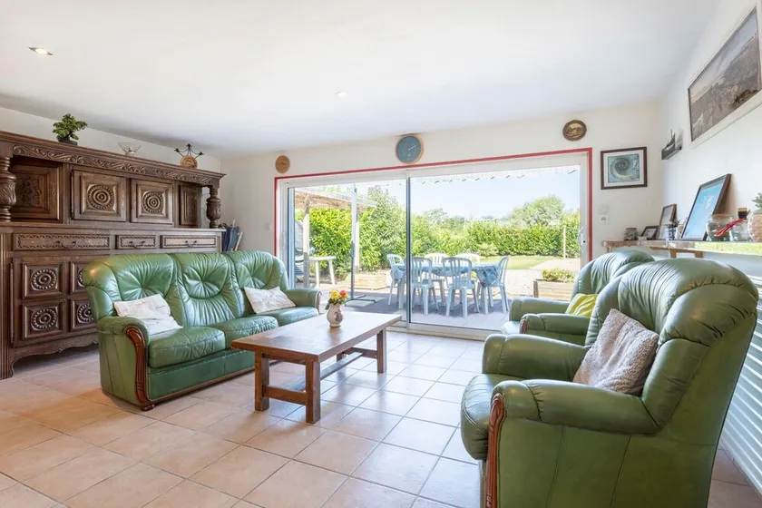 Maison de vacances 'Maison Familiale 800m De La Plage' avec terrasse privée et jardin privé - Image 1