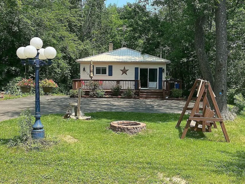 Charming rental within walking distance to public boat launch on Sage Lake! - Image 1