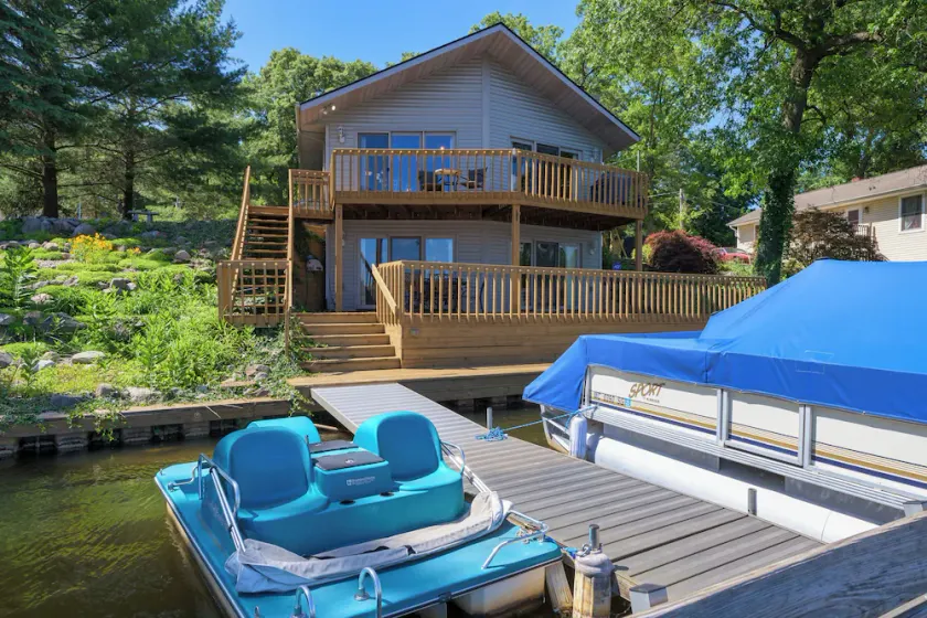 Paddler's Paradise Lakefront Comes With Pontoon - Image 1