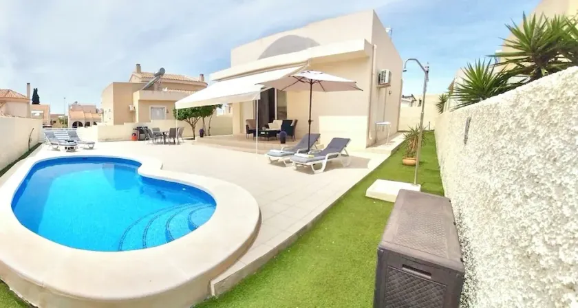 Villa Rio - 2 Bed & 2 Bath Freistehende Villa mit privatem Pool in Quesada. - Image 1