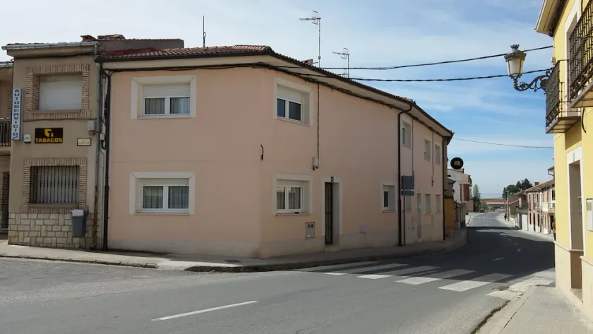 ALDEA REAL, den lyserøde hus - Image 1