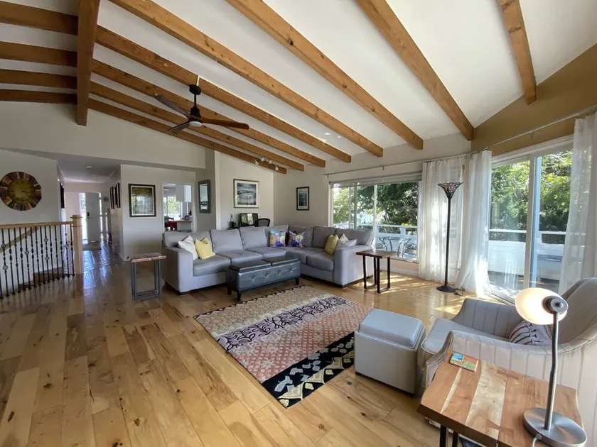 Decks Galore, Spacious and Walk Everywhere! - Image 1