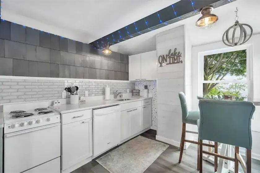 Sunset Suite - Image 1