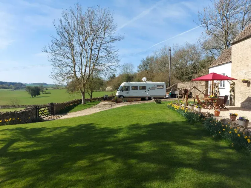 Large Static Motorhome-Stunning Countryside Views - Image 1