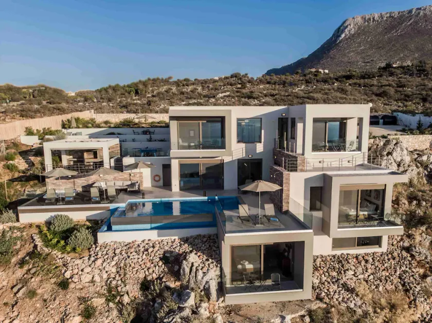 A Gorgeous Villa in Kokkino Horio - Image 1