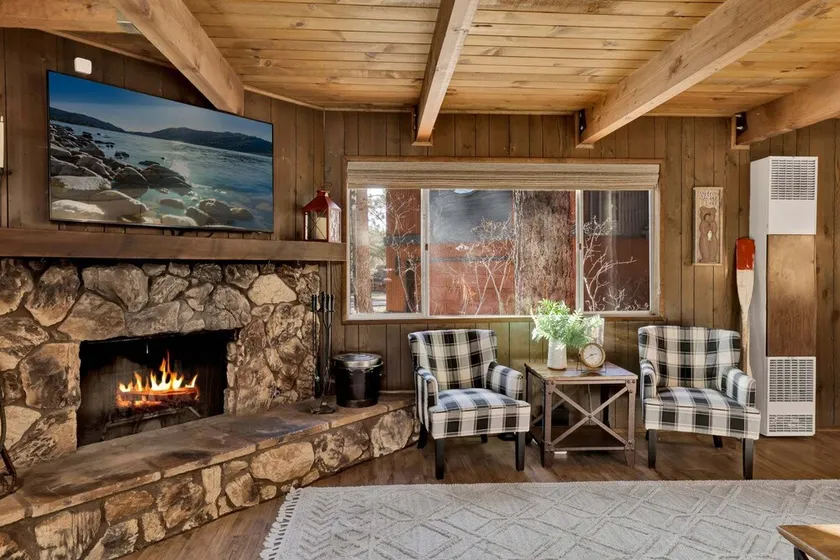 Willow Bear Lodge: Shuttle Stop Pet-Friendly, Walk to the Lake | Book Your Big Bear Stay! - Image 1