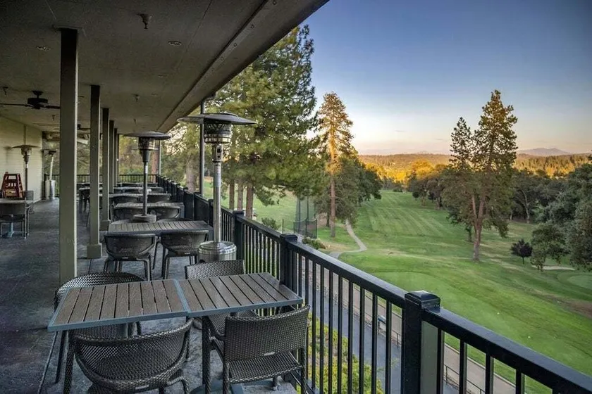 Pet Friendly The Hideout Yosemite Home - Image 1