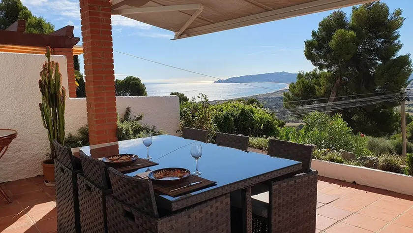 Charming house with splendid views over the bay of Estartit - Image 1
