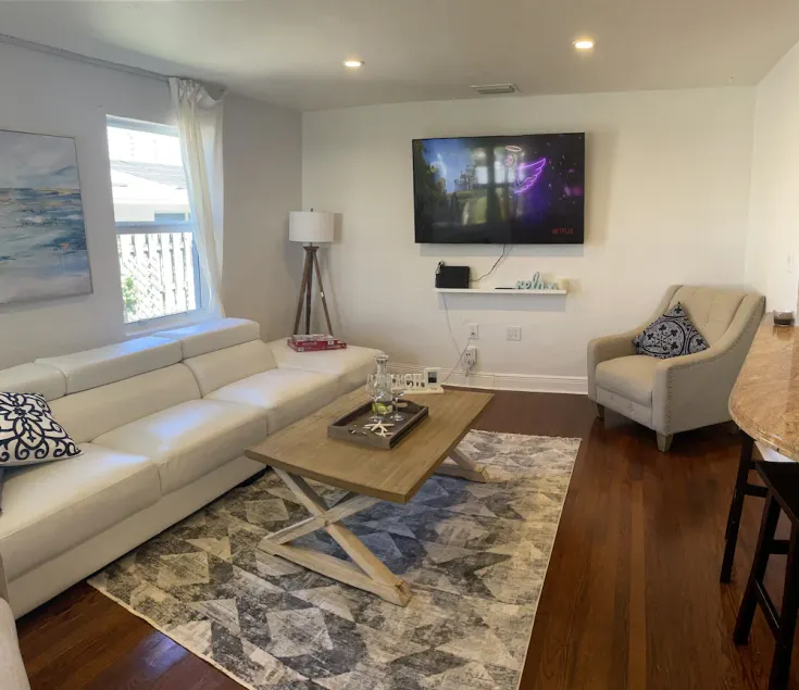 Charming 3 BD House Walk to Deerfield Beach Pier - Image 1