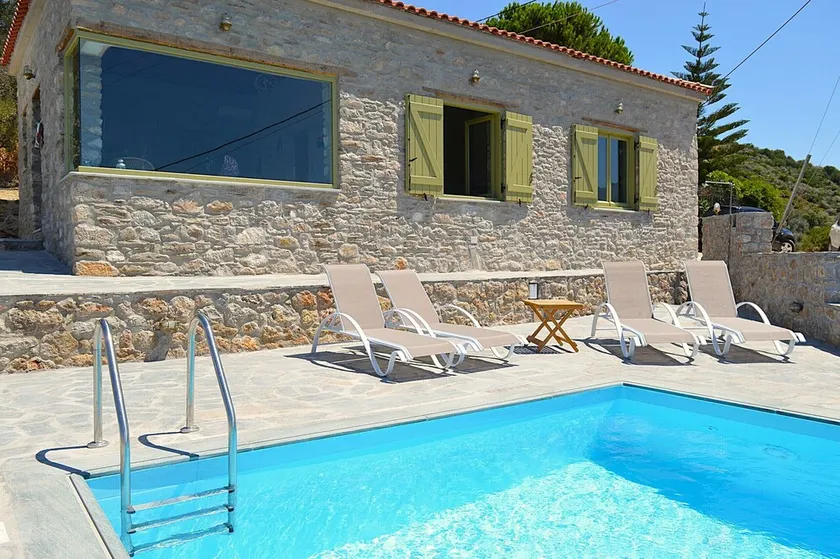 Villa Rokanes Maison de Piscine en Pierre de Verre Nea Styra - Image 1