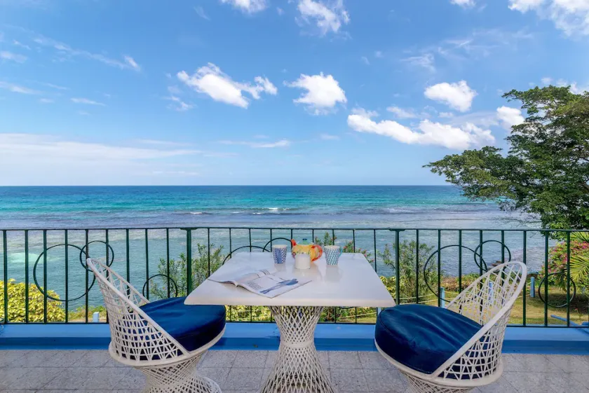 Waterfront ,  minutes from the beach, self catering, 24 hr security, - Image 1