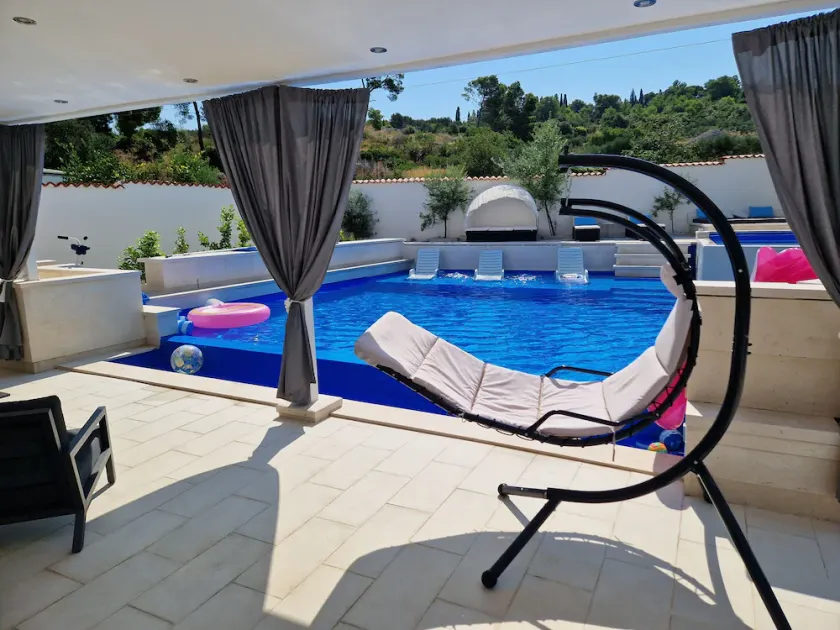 20% DISCOUNT ON RESERVATIONS   from 27.08.2025 - Image 1