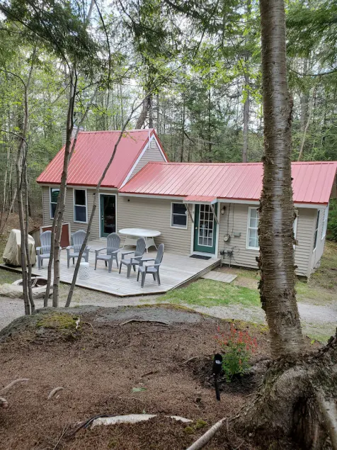 Cute, cozy cottage near lakes, rock climbing, restaurants, trails and fishing. - Image 1