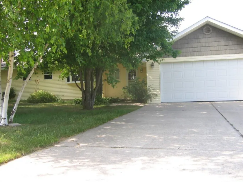 Charming Pet-Friendly Indian River Canal Home w/River Access to the Lakes! - Image 1