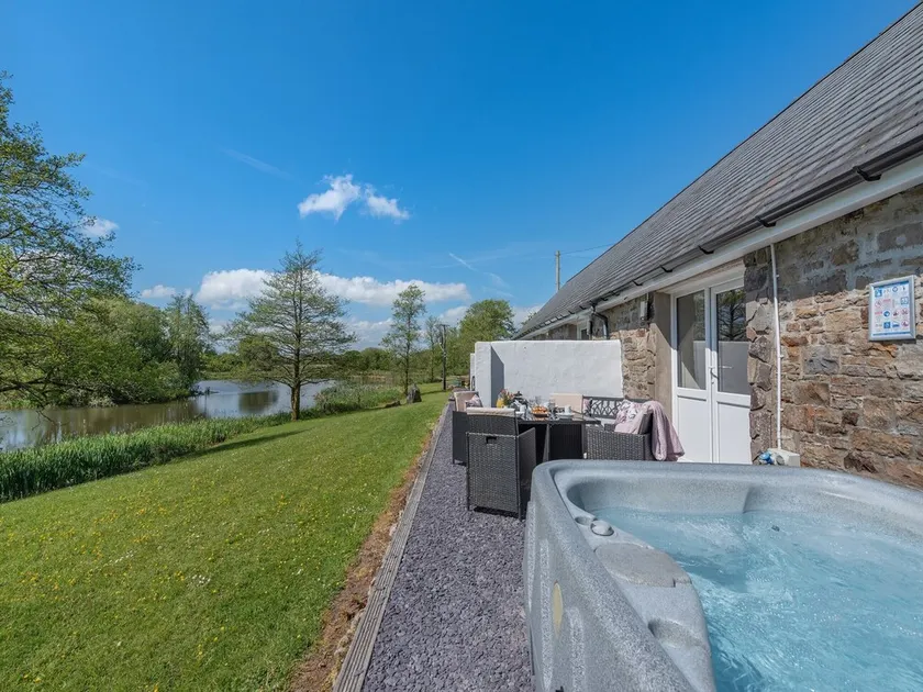 2 værelses bolig i Llandeilo - Image 1